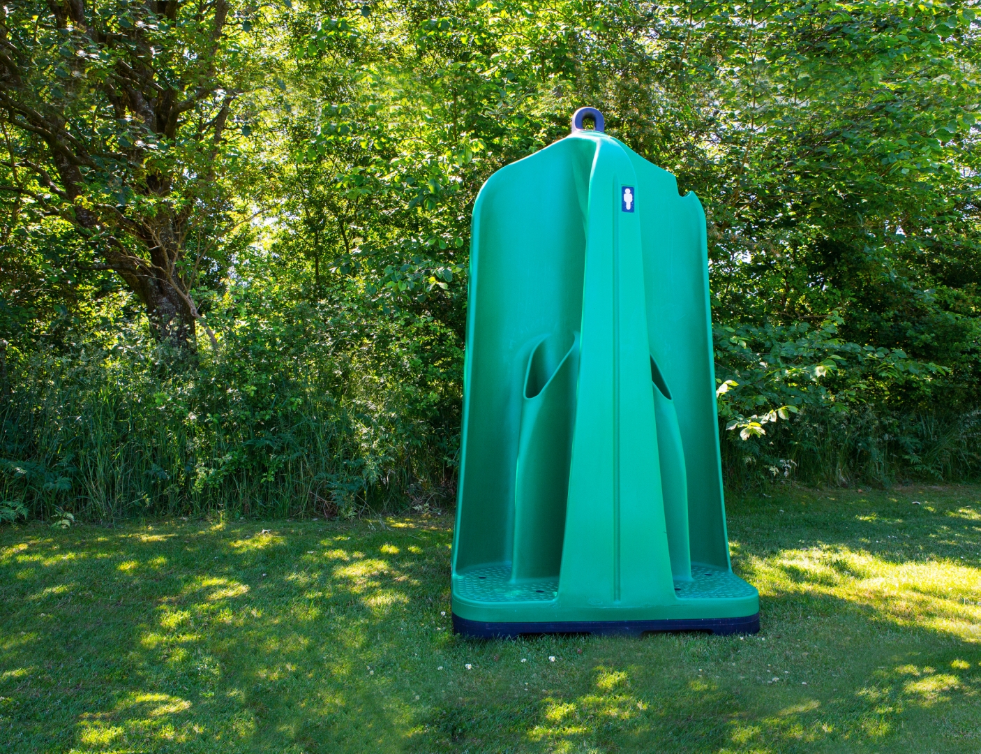 Pissoir, fire personer