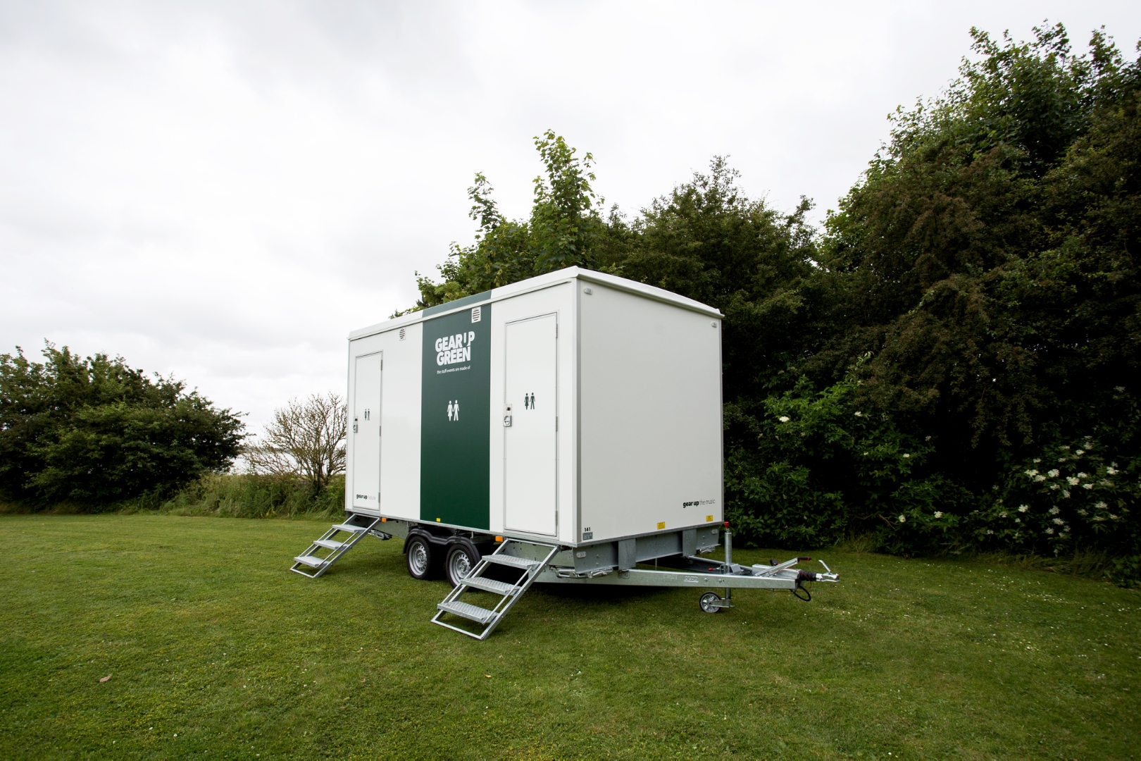 Vakuum toiletvogn med fire toiletter og tanke